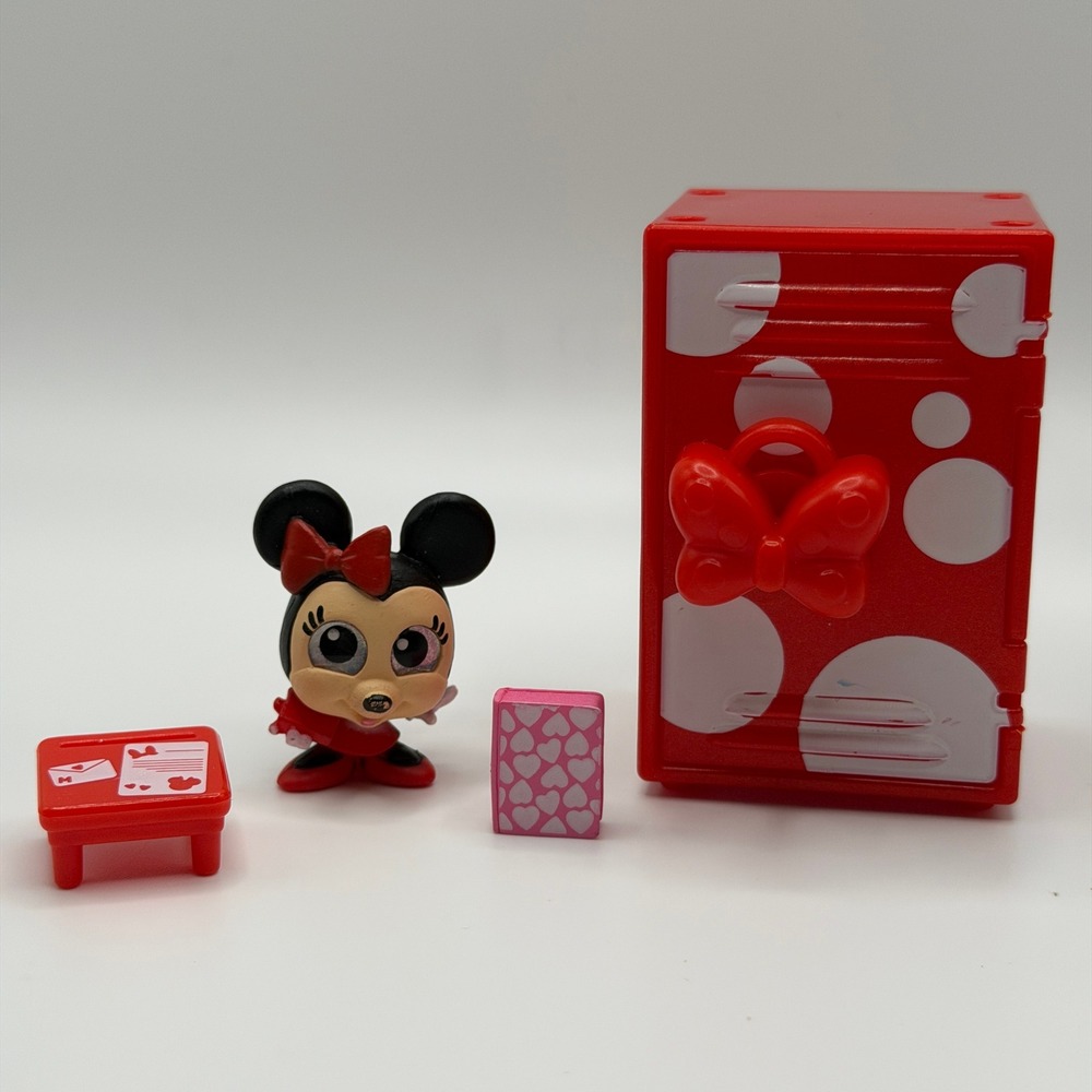 Disney Doorables Academy Surprise Locker Accessories & Minnie Mouse Figure RARE